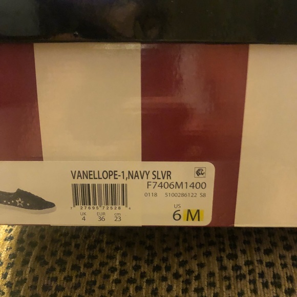 Sam Edelman blue star sneakers new! Size 6 - Picture 3 of 3